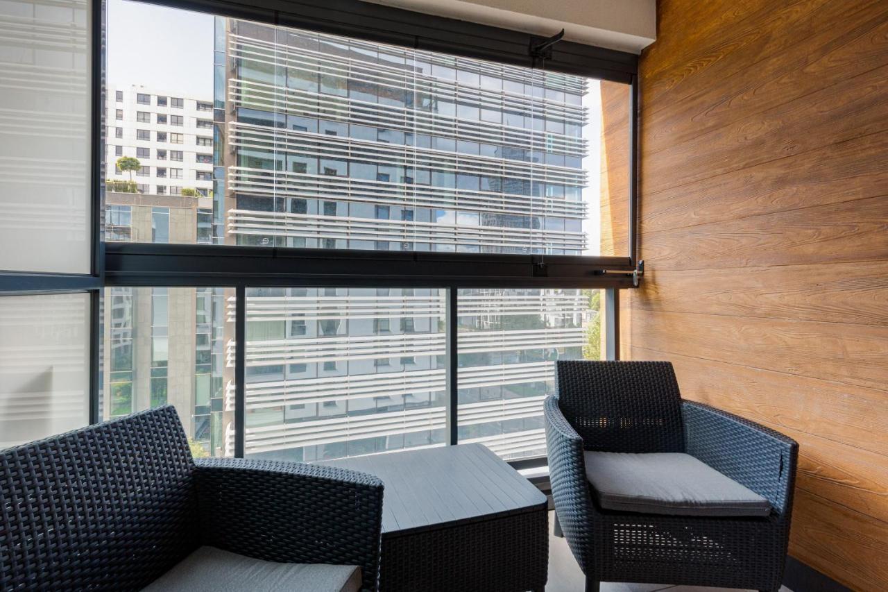 City Center Apartments Grzybowska With Parking By Noclegi Renters 바르샤바 외부 사진