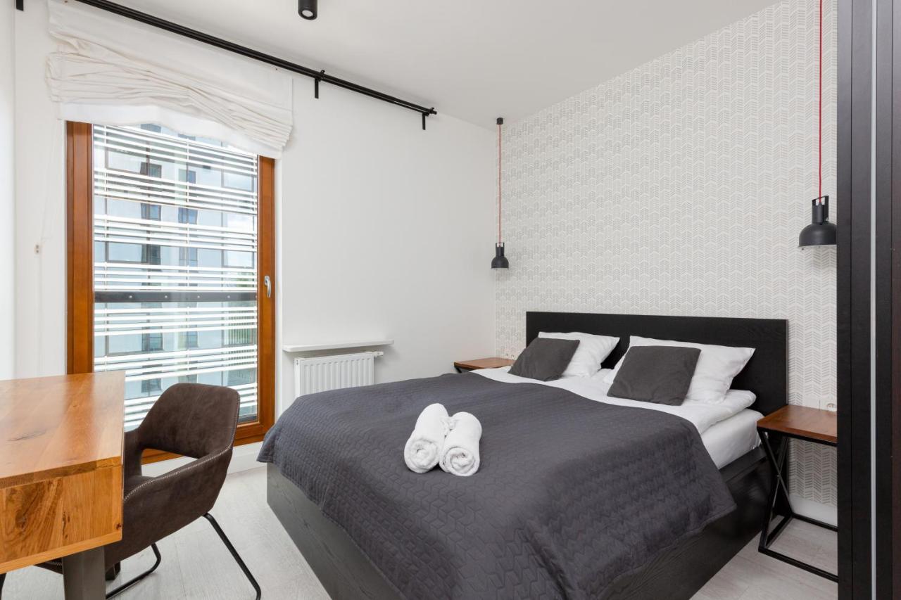 City Center Apartments Grzybowska With Parking By Noclegi Renters 바르샤바 외부 사진